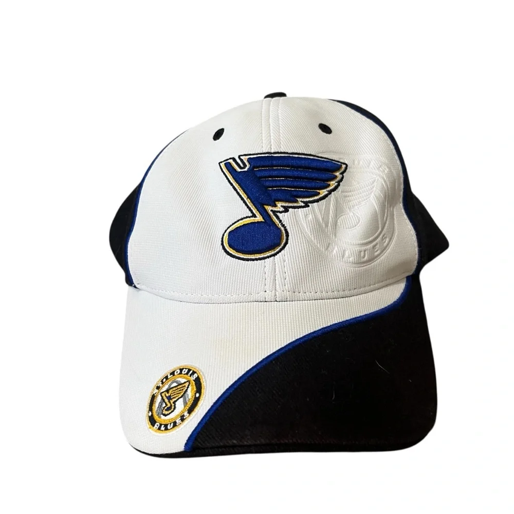 Fan Favorite Licensed NHL Hockey St Louis Blues Hat Snap back Black White Blue